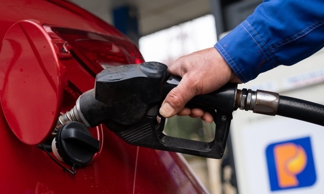 Giá xăng, dầu đồng loạt giảm nhẹ từ 15h hôm nay