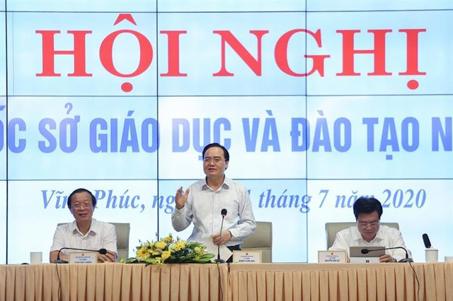 Bộ trưởng Phùng Xuân Nhạ: Tránh lạm dụng giấy khen dẫn đến “tác dụng ngược”