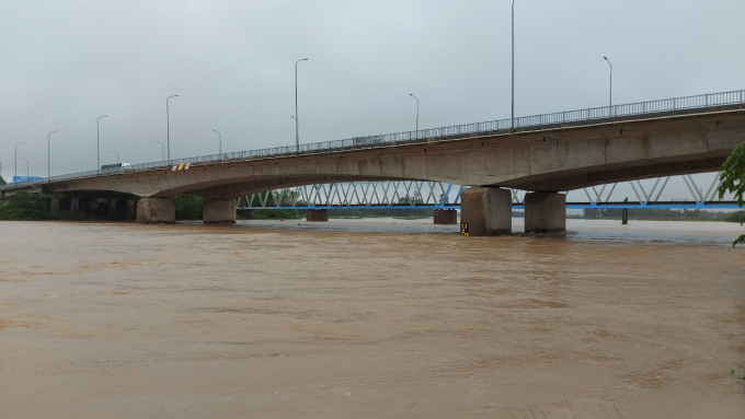 Bão số 6 vừa tan, xuất hiện thêm vùng áp thấp trên biển Đông