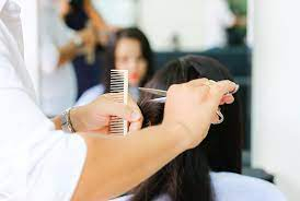 Thợ cắt tóc, gội đầu, massage…phải đóng thuế từ ngày 1/8