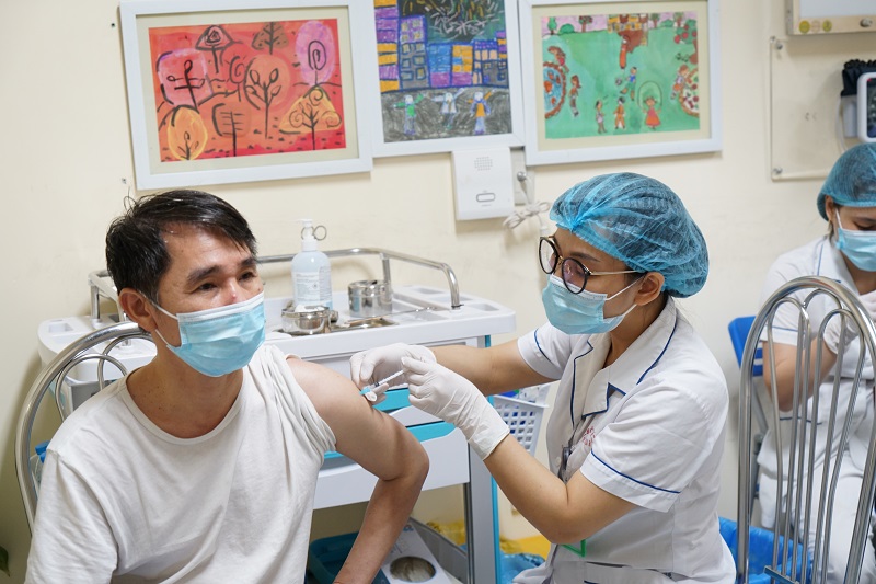 Chiến dịch tiêm vaccine lớn nhất lịch sử Việt Nam: Vũ khí chấm dứt đại dịch Covid-19