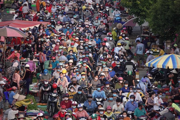 TP Hồ Chí Minh: Không tập trung quá 3 người, dừng chợ tự phát...để phòng dịch Covid-19