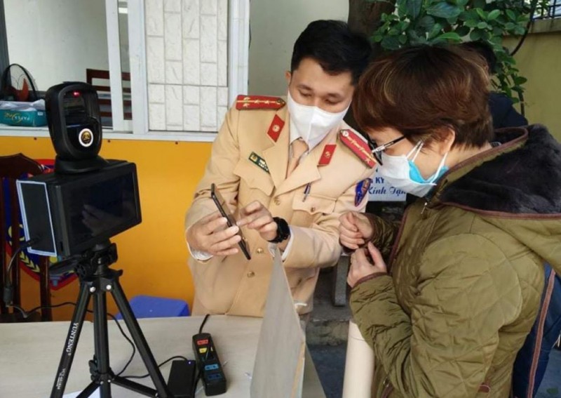 Hà Nội: Triển khai lắp thiết bị quét mã QR căn cước công dân gắn chíp