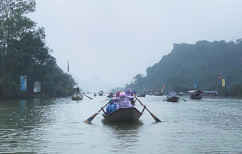 Chùa Hương siết chặt an ninh, an toàn phòng dịch trong ngày đầu mở cửa