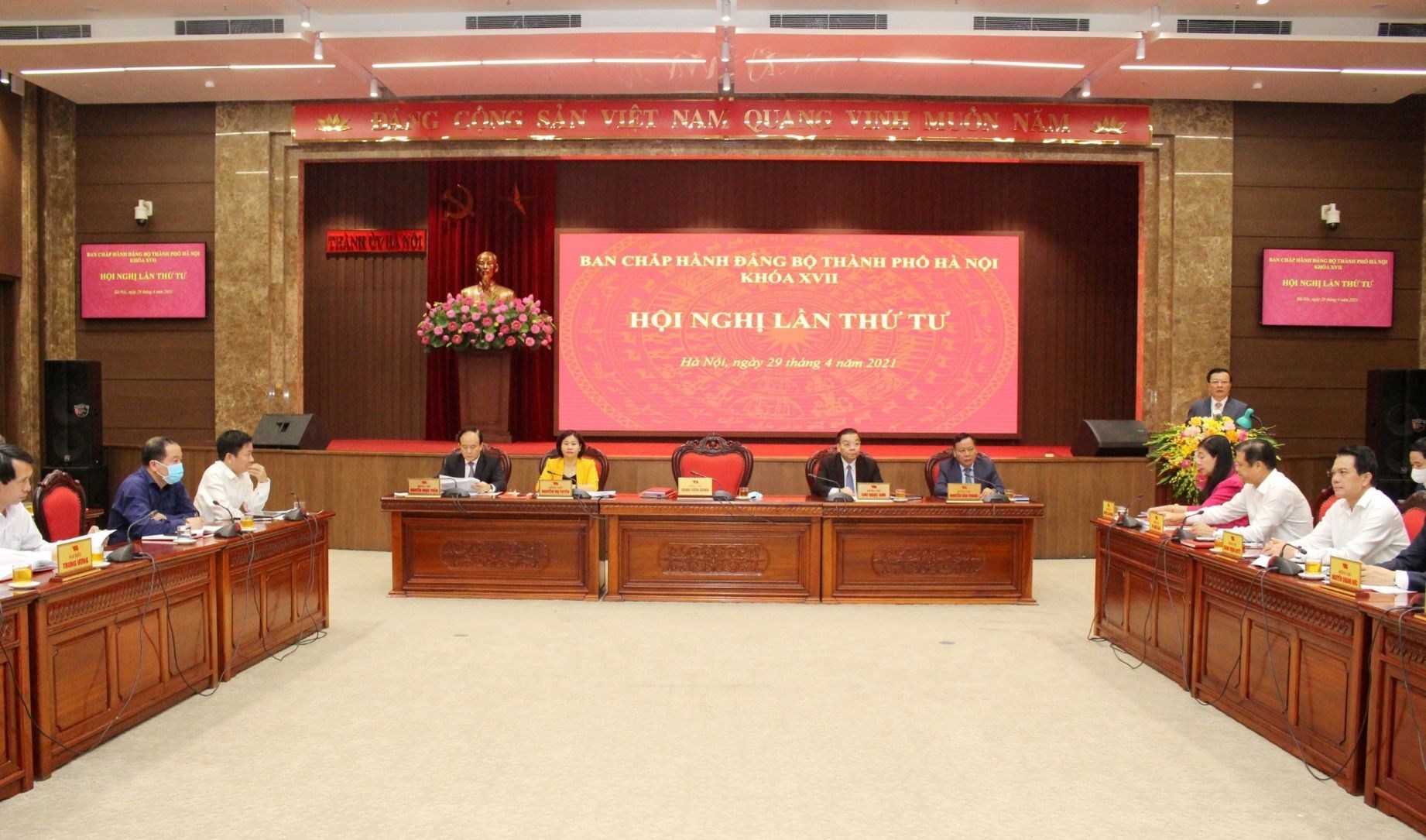 Ban Chấp hành Đảng bộ thành phố Hà Nội tiếp tục thảo luận 4 nội dung tại Hội nghị lần thứ bảy