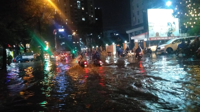 Cần báo cáo phản ánh cụ thể thiệt hại nghiêm trọng do mưa lớn tại Hà Nội