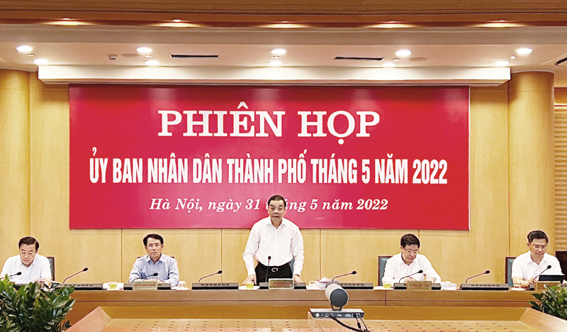 Tập thể UBND thành phố xem xét một số nội dung trình kỳ họp HĐND thành phố Hà Nội