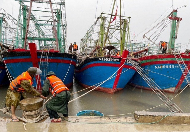 Thủ tướng Chính phủ lập Ban chỉ đạo tiền phương ứng phó với bão số 4