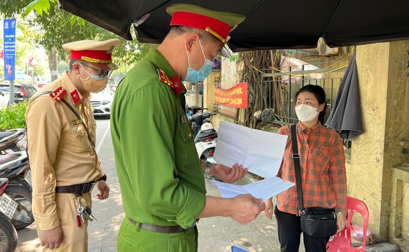 Hà Nội: Xử lý hàng loạt điểm trông giữ phương tiện tự phát thu phí trái quy định