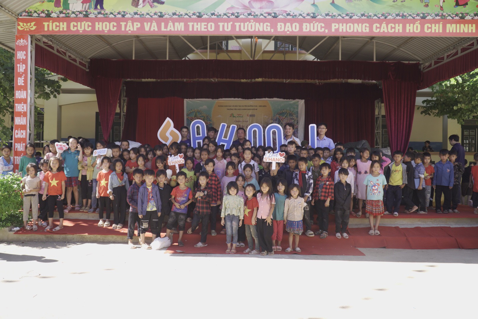 Điện Biên: Hơn 1.000 phần quà dành tặng cho các em học sinh trong dịp Tết Trung thu