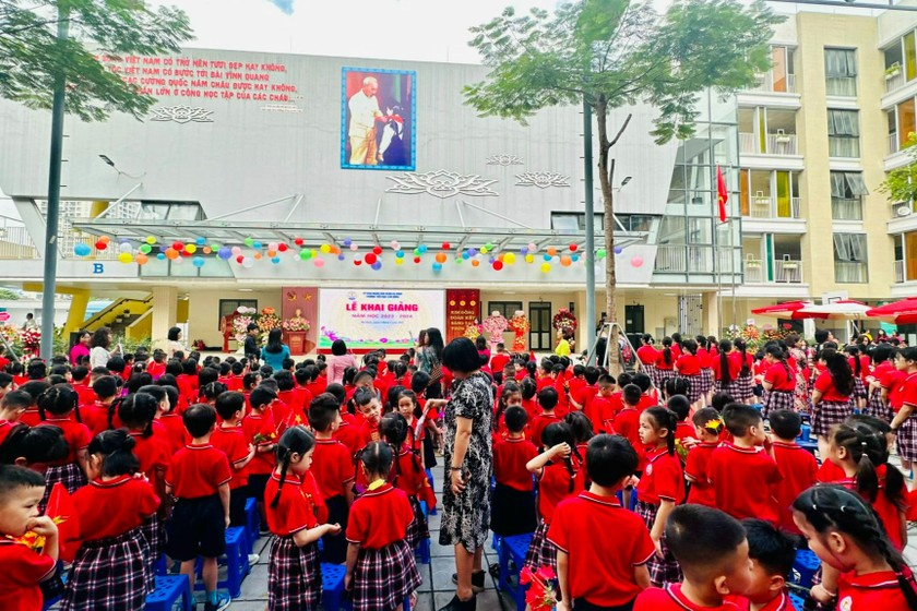 Gần 2,3 triệu học sinh Hà Nội phấn khởi, rạng rỡ trong Ngày hội đến trường
