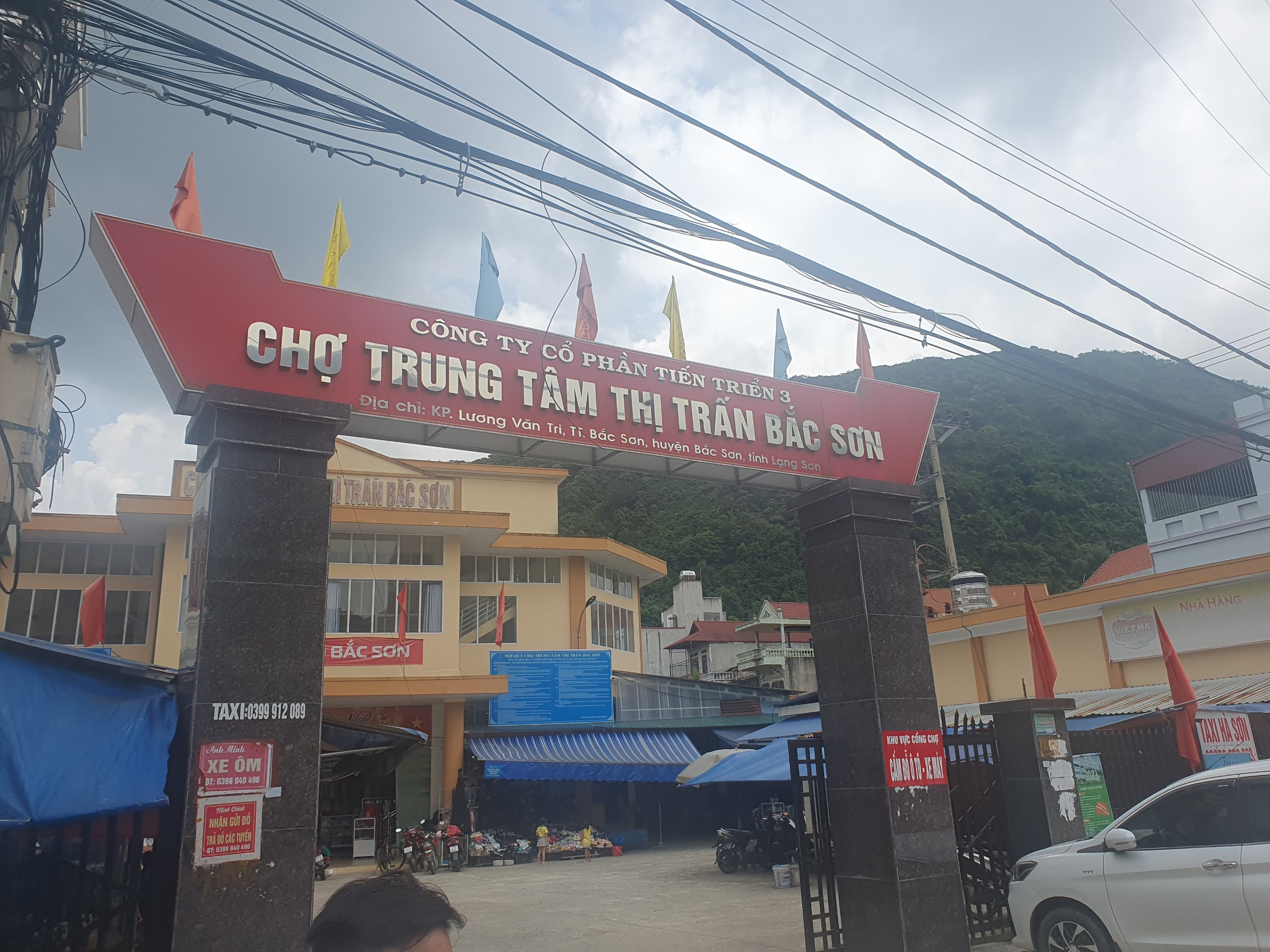 Lạng Sơn: Cần làm rõ nghi vấn Chợ Trung tâm thị trấn Bắc Sơn xây dựng ki ốt sai phép, sai thiết kế?