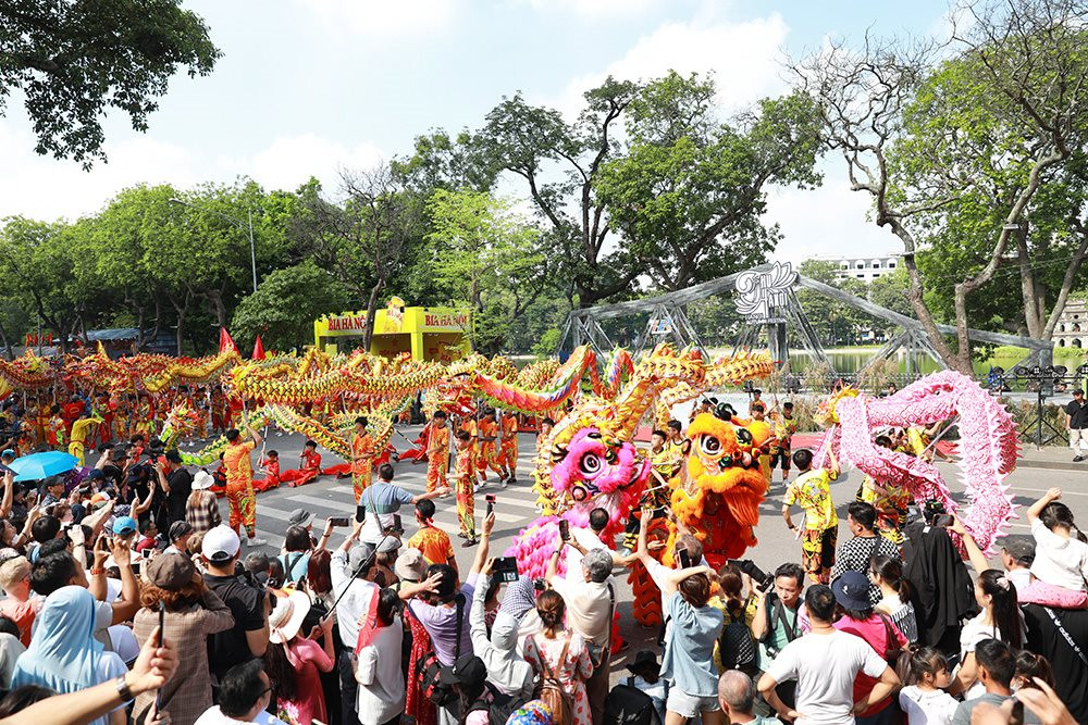 Ấn tượng Carnaval Thu Hà Nội