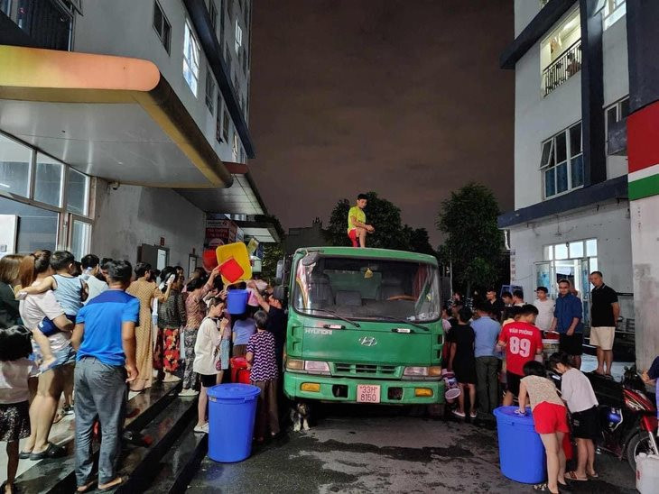 Bí thư Thành ủy Hà Nội Đinh Tiến Dũng: Tập trung nhanh nhất cấp nước ổn định trở lại cho Khu đô thị Thanh Hà