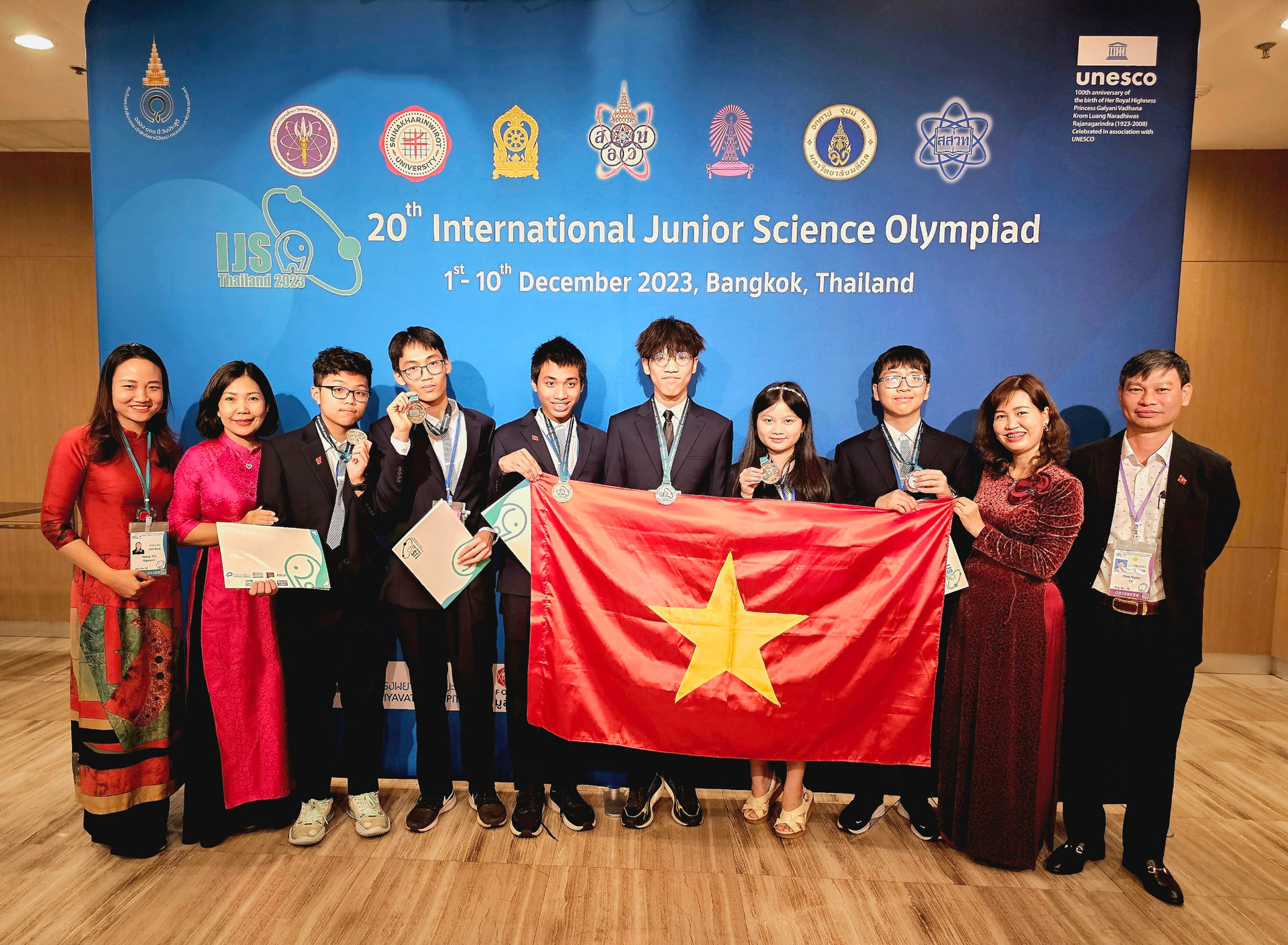 Cả 6 học sinh Hà Nội giành Huy chương Olympic khoa học trẻ quốc tế