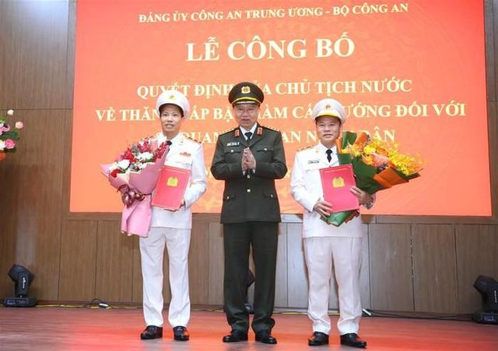 Hai Thứ trưởng Bộ Công an được phong quân hàm Trung tướng