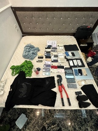 Hà Nội: Bắt giữ đối tượng đột nhập cửa hàng lấy trộm 54 chiếc iPhone