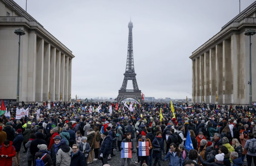 Hàng chục nghìn người biểu tình phản đối luật nhập cư mới tại Pháp