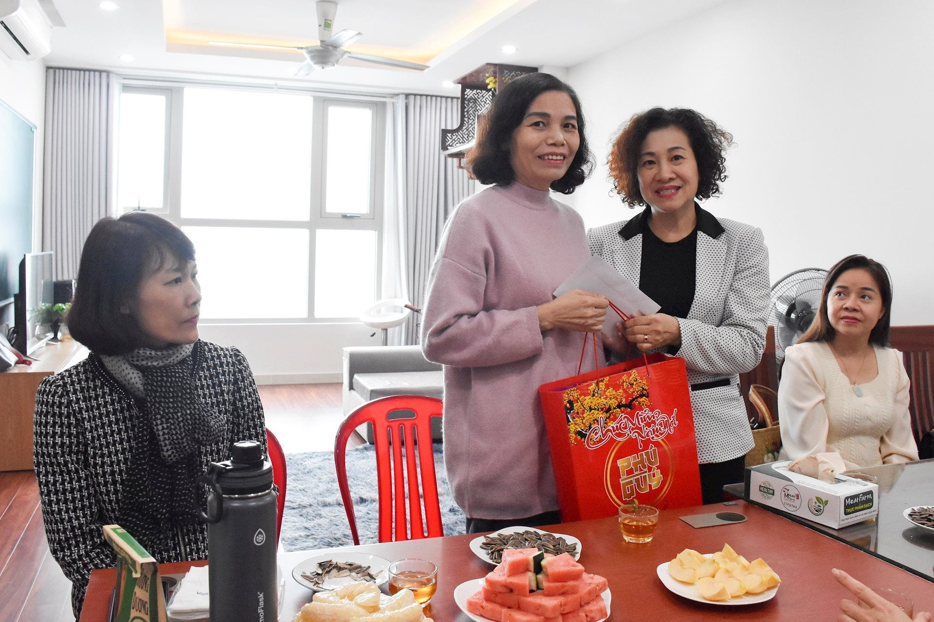 Hơn 1.500 nhà giáo Hà Nội được hỗ trợ dịp Tết Nguyên đán