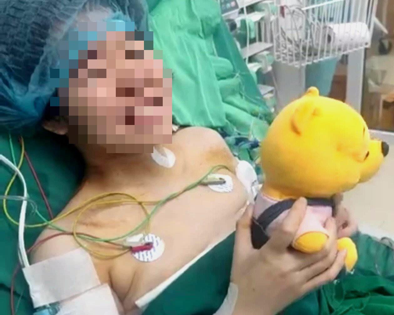 Cô gái trẻ được hồi sinh trong năm mới nhờ hai lá phổi của chàng trai xa lạ