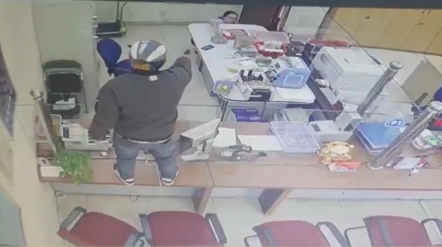 Khẩn trương truy bắt tên cướp nổ súng cướp 3 tỷ đồng tại ngân hàng Vietinbank vào chiều ngày 28 Tết