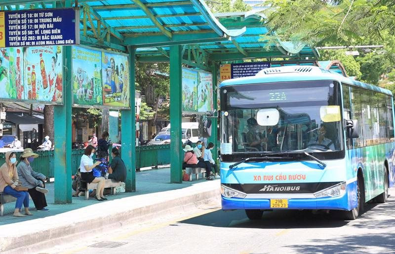 Hà Nội tạm dừng hoạt động 5 tuyến buýt kể từ ngày 1-4