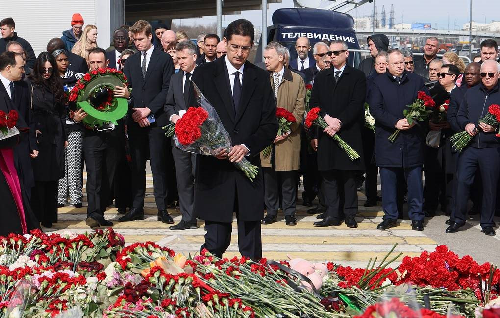 Hơn 130 cơ quan ngoại giao đến tưởng niệm các nạn nhân khủng bố tại Nga