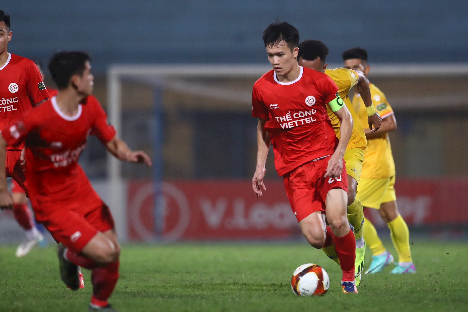 Lội ngược dòng, Thể Công - Viettel đánh bại Quảng Nam FC