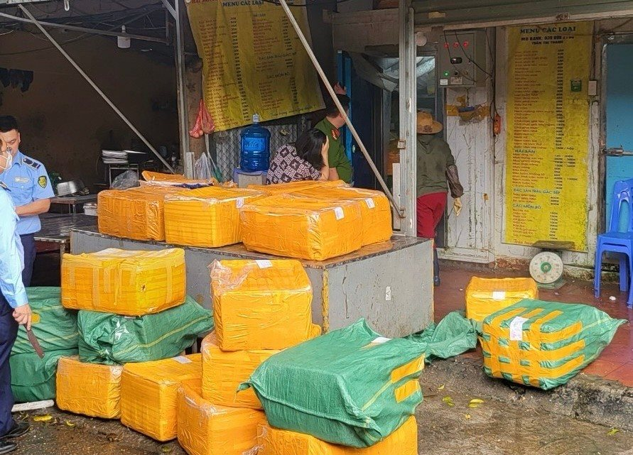 Phát hiện hàng tấn thịt đông lạnh, Hà Nội khuyến cáo người dân 