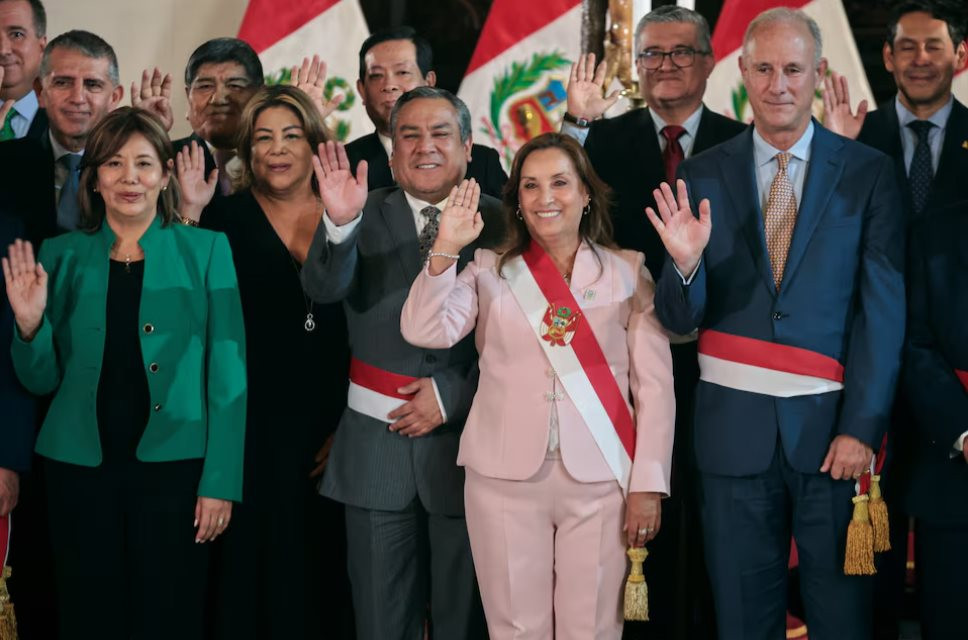 Nhiều nghị sĩ Peru yêu cầu phế truất tổng thống