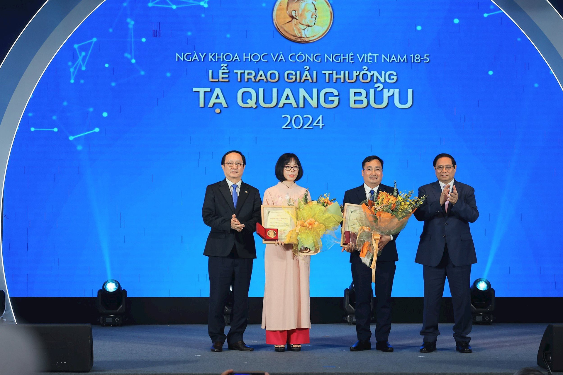 Giải thưởng Tạ Quang Bửu 2024 vinh danh 2 nhà khoa học lĩnh vực vật lý và môi trường