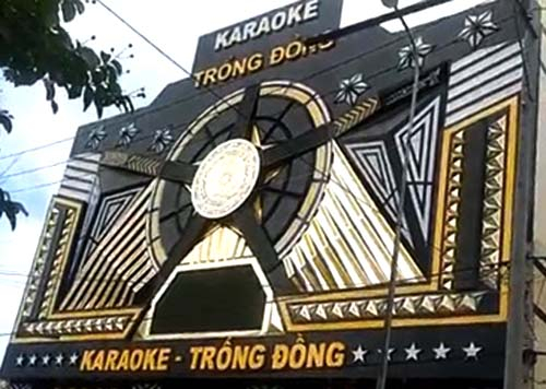 Chủ quán karaoke Trống Đồng đã thừa nhận hoạt động bất chấp lệnh cấm