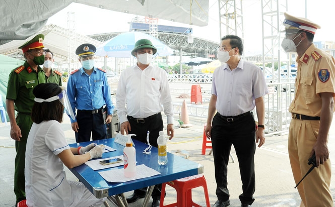 Huy động tối đa các lực lượng tham gia chống dịch, nhanh chóng hỗ trợ các hộ nghèo bị ảnh hưởng bởi dịch bệnh