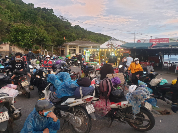 Các tỉnh miền Trung nâng cao kiểm soát khi người dân tự phát về quê “tránh dịch”