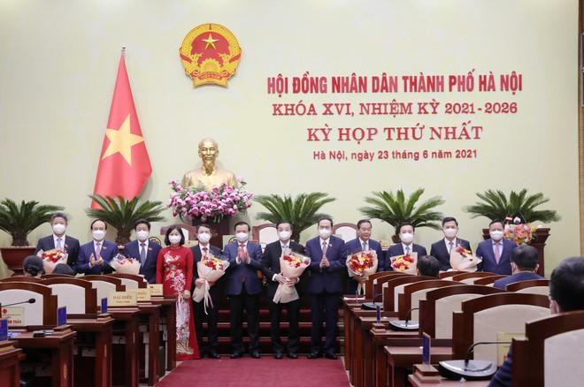 Phê chuẩn kết quả bầu Chủ tịch, Phó Chủ tịch UBND thành phố Hà Nội nhiệm kỳ 2021-2026