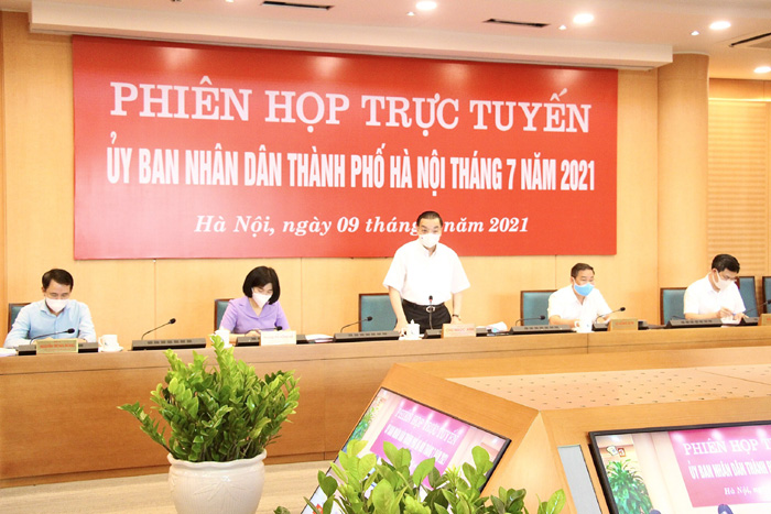 Tập thể UBND TP xem xét, cho ý kiến một số nội dung trình HĐND TP tại kỳ họp thứ hai