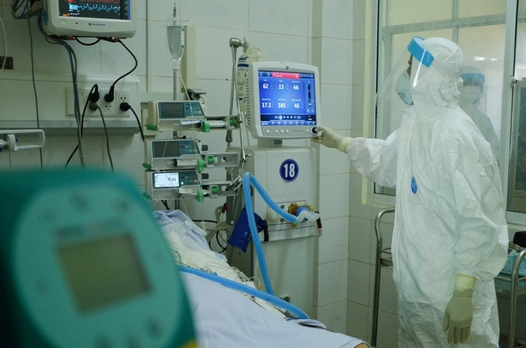 Việt Nam còn 436 ca COVID-19 thở máy, ECMO