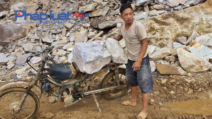 Yên Bái: Nguy hiểm rình rập tại công trường khai thác đá cảnh tại huyện Văn Chấn