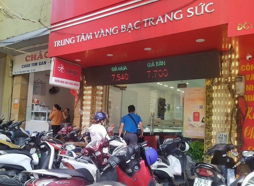 Giá vàng giảm trước thông tin 4 Ngân hàng thương mại Nhà nước 'vào cuộc' bình ổn thị trường vàng