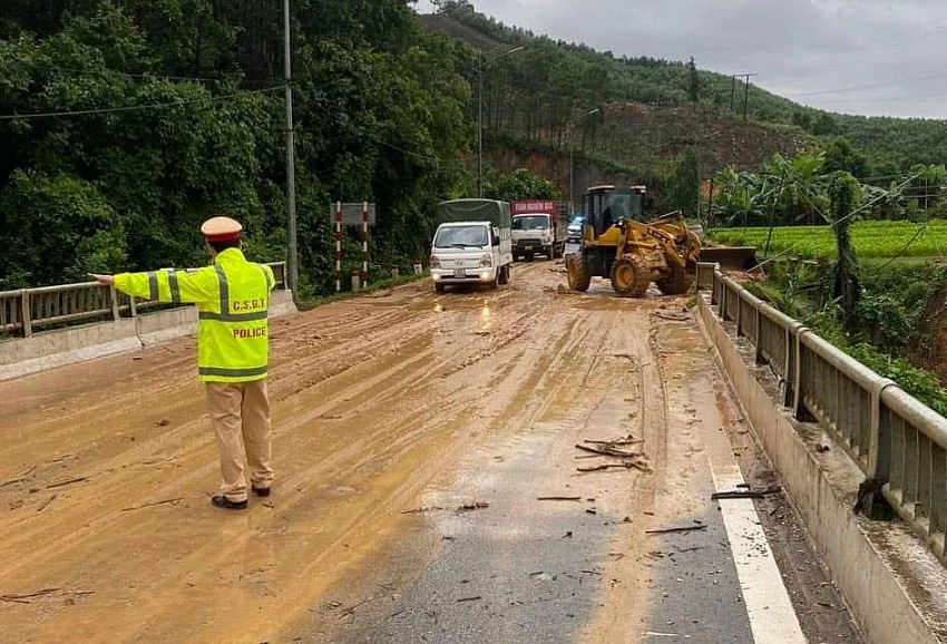 Quảng Ninh tập trung chủ động ứng phó sạt lở khi mưa lớn gây ra