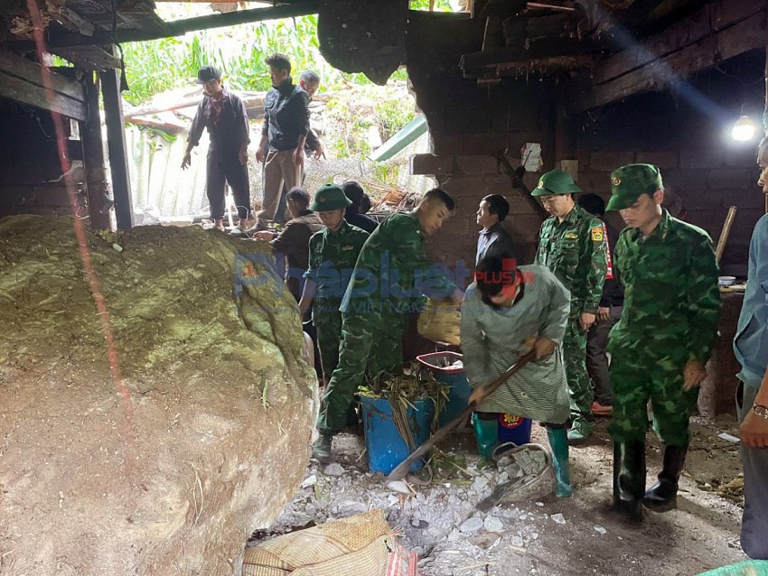 Hà Giang: Một người tử vong do đá bất ngờ lăn vào nhà