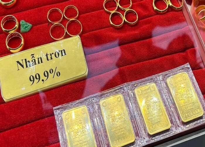 Không chỉ vàng miếng SJC, giá vàng nhẫn cũng giảm mạnh