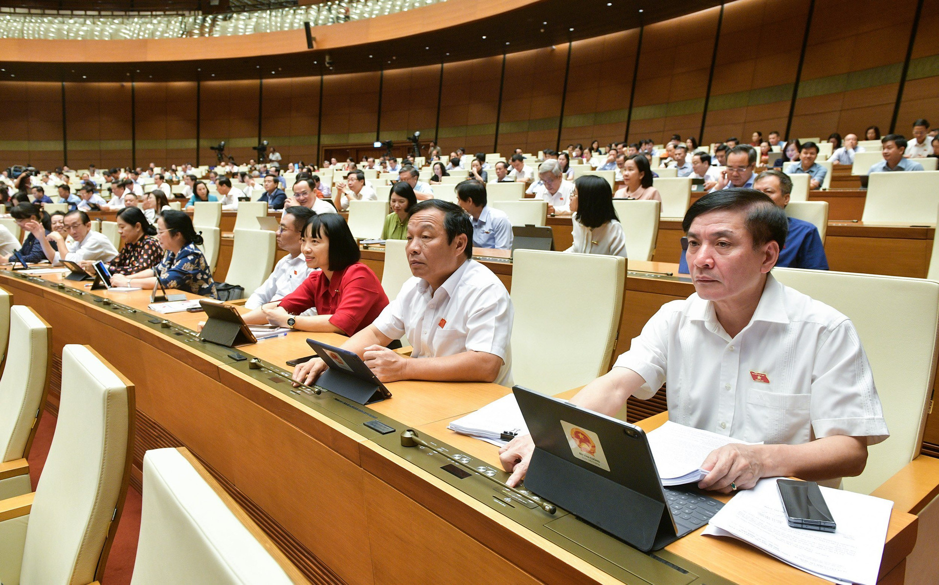 Thông qua Luật Đường bộ, chưa quy định phí giao thông nội đô