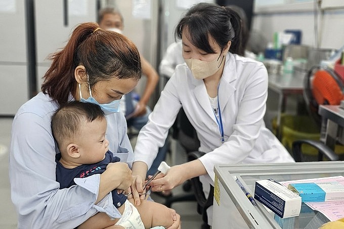 Những loại vaccine nào sắp được tiêm miễn phí cho trẻ em