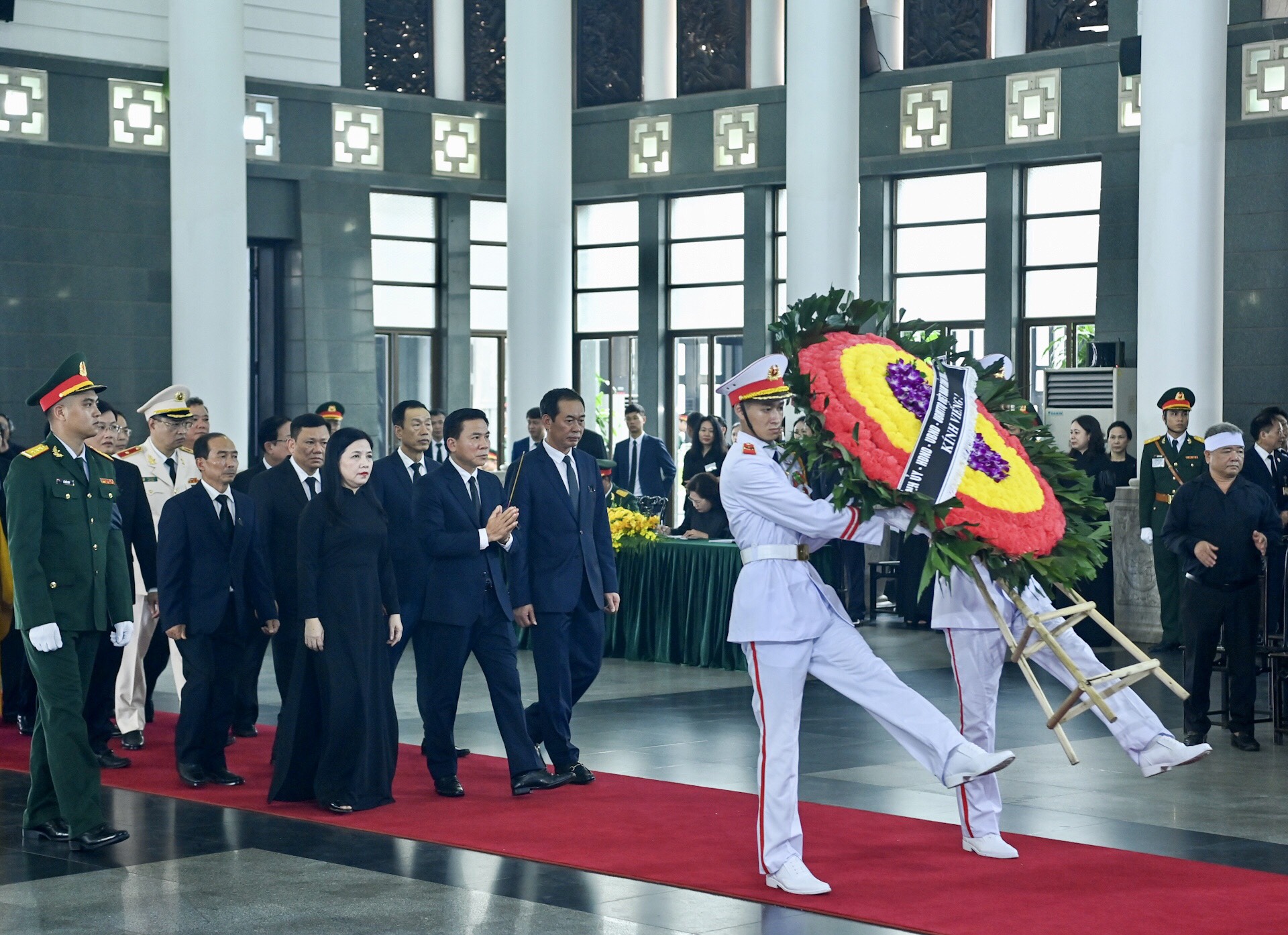 Đoàn đại biểu tỉnh Thanh Hóa xúc động tiễn biệt Tổng Bí thư Nguyễn Phú Trọng