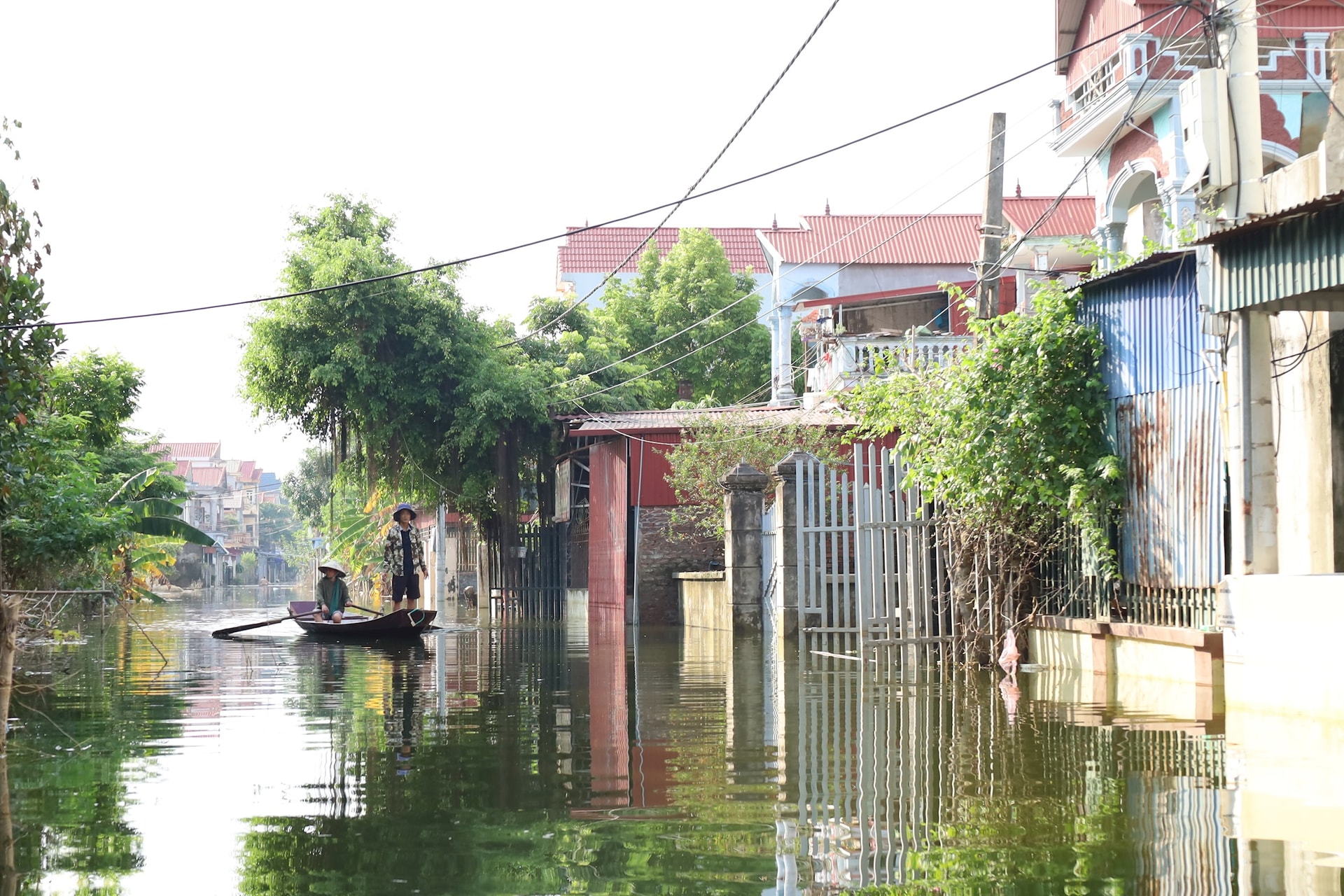 Ngoại thành Hà Nội còn 10.638 người bị ngập lụt