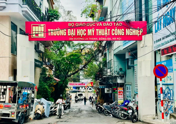 Nhà thầu đề nghị Trường Đại học Mỹ thuật Công nghiệp trả lời vụ 2 biên bản bất nhất trong hồ sơ dự thầu!