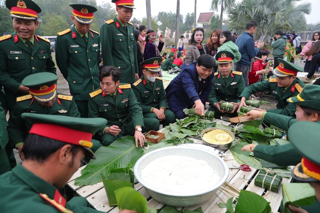 Tổ chức chương trình “Bánh chưng xanh - Tết vì người nghèo” năm 2025 tại Làng văn hóa, du lịch các dân tộc Việt Nam