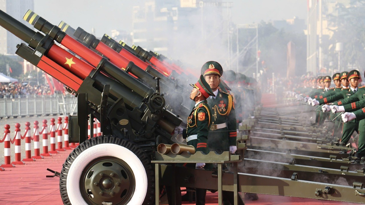 Biển người đổ về xem tổng duyệt Đại lễ Giải phóng miền Nam