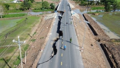 Vụ sập đường ở Tây Ninh: Đơn vị nào sẽ chịu trách nhiệm và bồi thường?